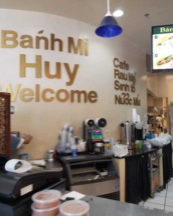 Huy's Bistro & Cafe